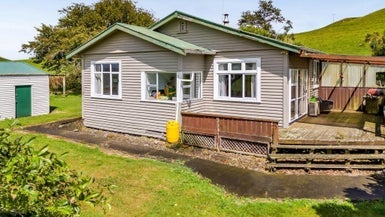 49 Standish Road, Toko - Carousel 1