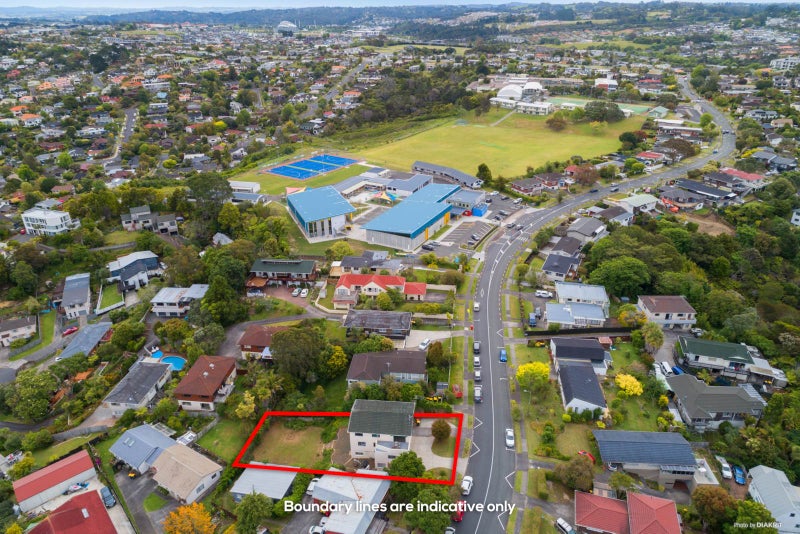 62 Sartors Avenue, Browns Bay, Auckland - Carousel 1