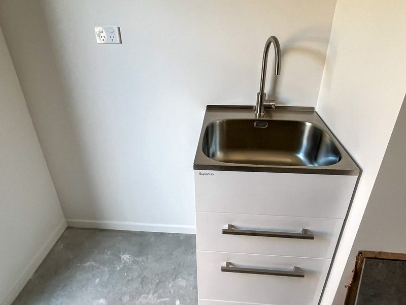 16 Oakmill Drive, Casebrook, Christchurch - Carousel 11