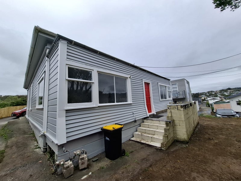 8 Frank Johnson Street, Johnsonville, Wellington - Carousel 2
