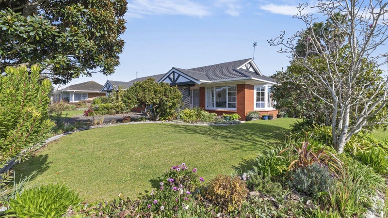 1/2 Magnolia Avenue, Opaheke, Papakura - Carousel 1