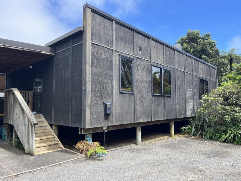 9 Moulton Street, Moturoa, New Plymouth - Carousel 1