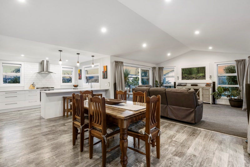 1 Wahaika Way, Papamoa Beach, Papamoa - Carousel 2