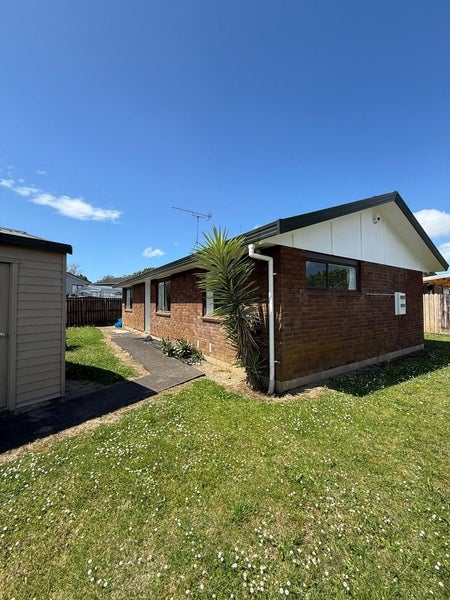 2/6 Trimdon Street, Randwick Park, Auckland - Carousel 1