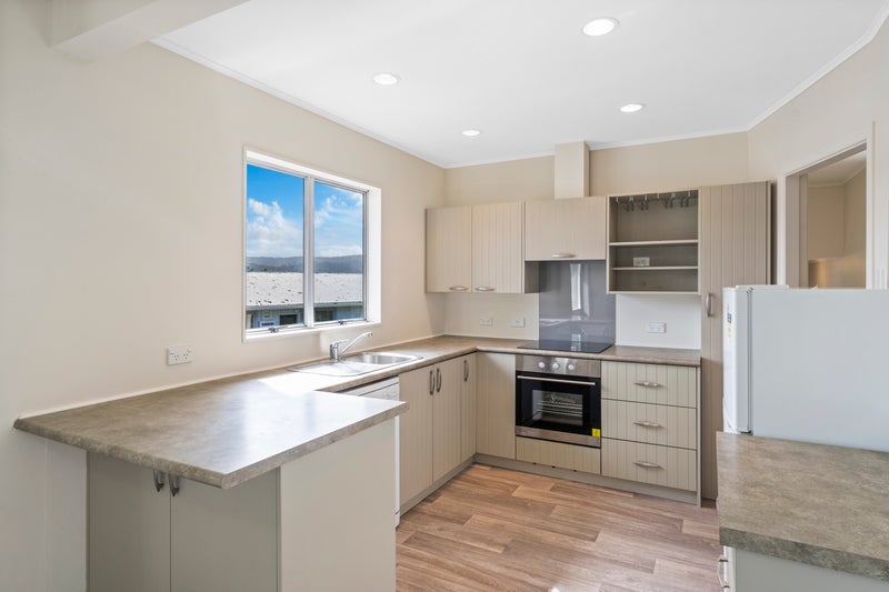 18 Redvers Drive, Belmont, Lower Hutt - Carousel 2