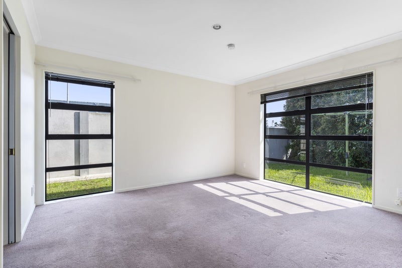 94 Bluebird Crescent, Unsworth Heights, Auckland - Carousel 2