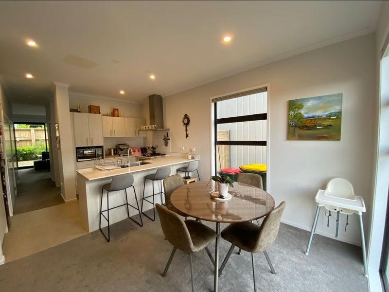 29 Pukewhero Rise, Westgate, Auckland - Carousel 2