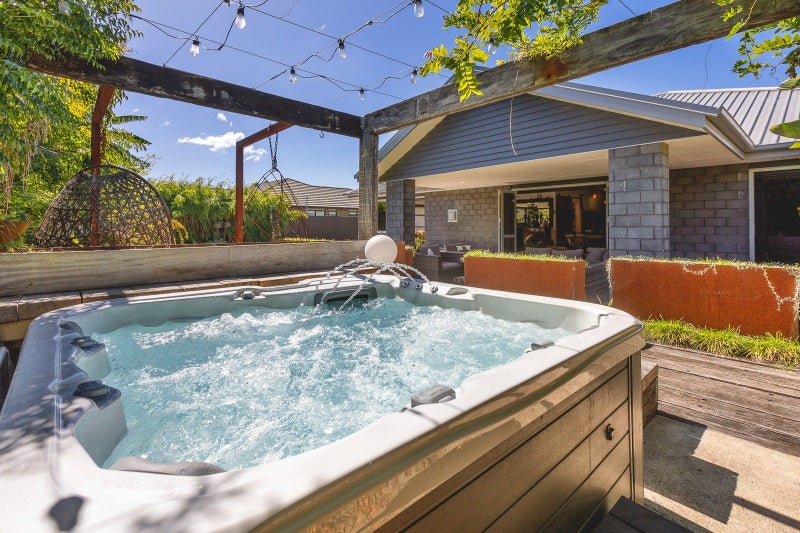 10 Cooke Farm Grove, Waiwhakaiho, New Plymouth - Carousel 36