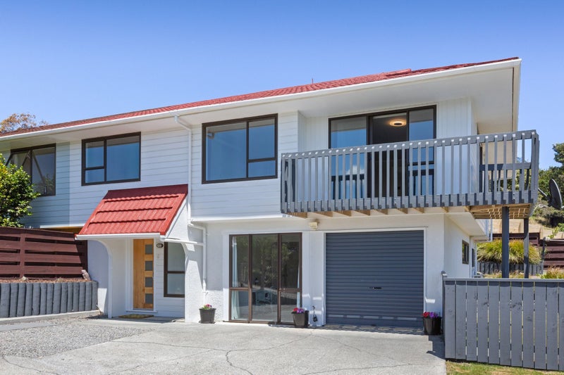31A Bodmin Terrace, Camborne, Porirua - Carousel 1