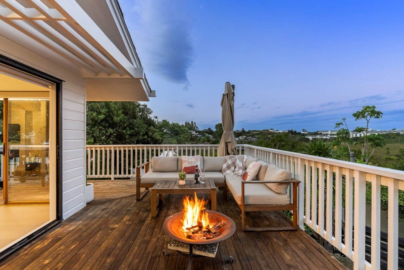 42 Deuxberry Avenue, Northcote, Auckland - Carousel 2