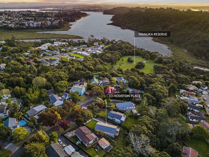 13 Houston Place, Bayview, Auckland - Carousel 16