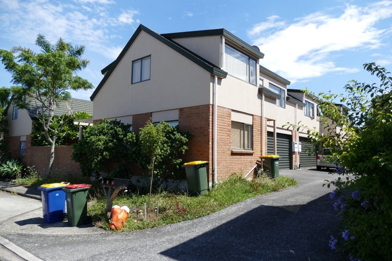 15/1 Melview Place, New Lynn, Auckland - Carousel 1