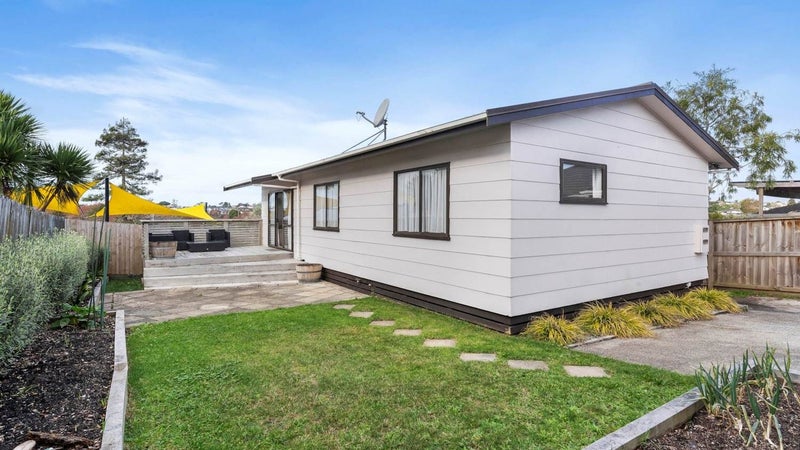 2/60 Elliot Street, Howick, Auckland - Carousel 1