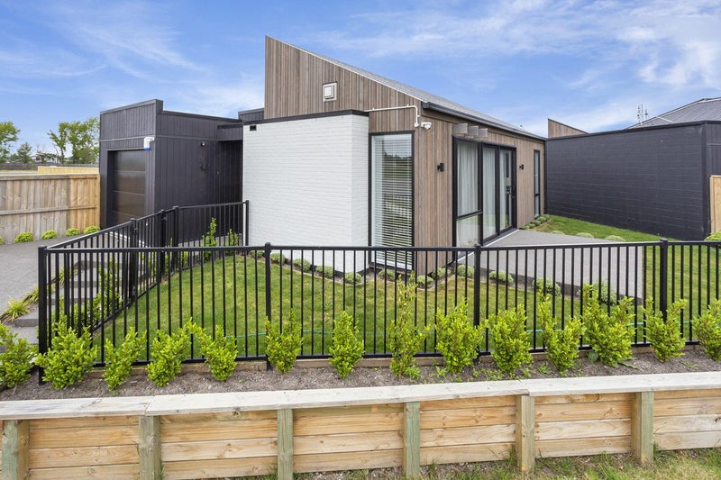 6 Becks Close, Kelson, Lower Hutt - Carousel 13