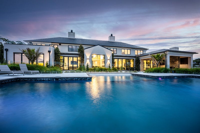 14 Myra Evelyn Grove, Albany - Carousel 1