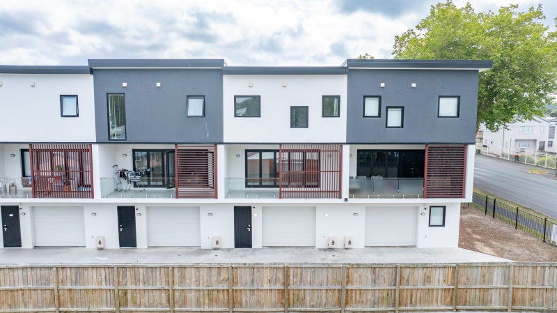 2/45 Fifth Avenue, Enderley, Hamilton - Carousel 1