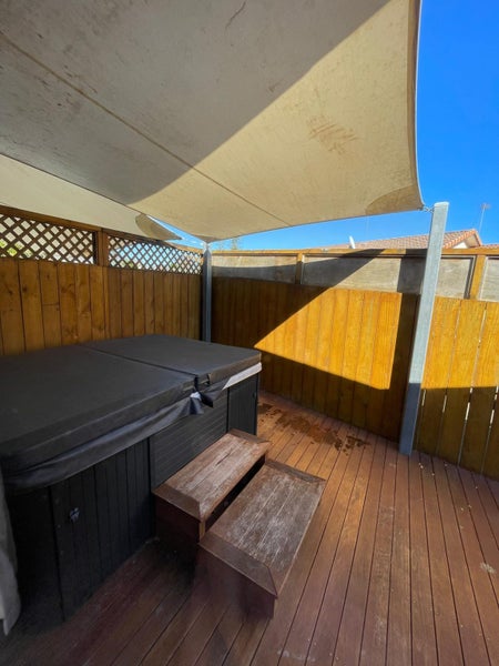 10 Eastridge Court, Northpark, Auckland - Carousel 12