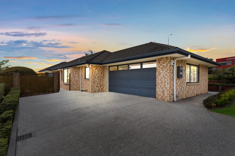 28 Hilltop Road, Clover Park, Auckland - Carousel 1