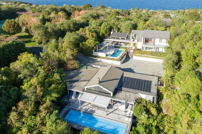 24 Whakamoenga Point, Acacia Bay, Taupō - Carousel 1