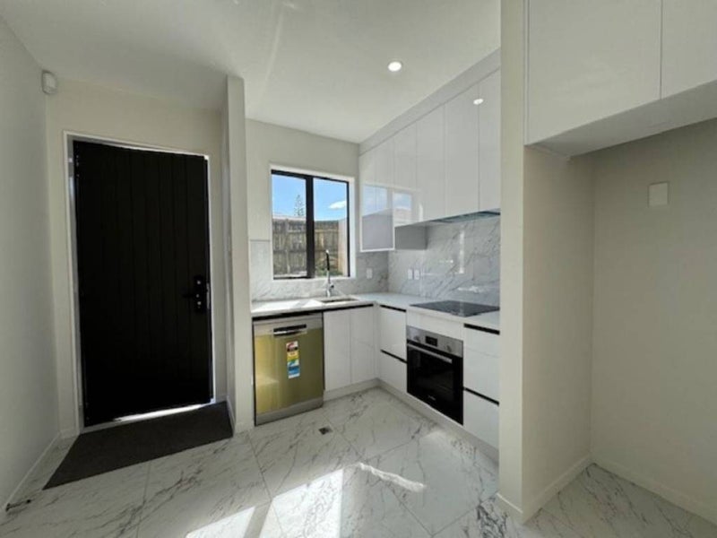 18D Addington Avenue, Manurewa, Auckland - Carousel 2