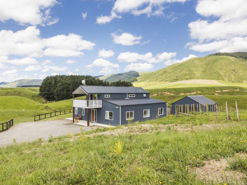 34 Highland View Drive, Tokomaru - Carousel 2