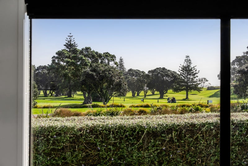 6 Pebble Beach Court, Waiwhakaiho, New Plymouth - Carousel 2