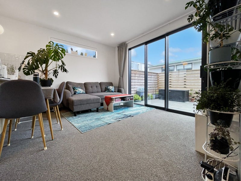 3/1 Elliott Street, Johnsonville, Wellington - Carousel 2