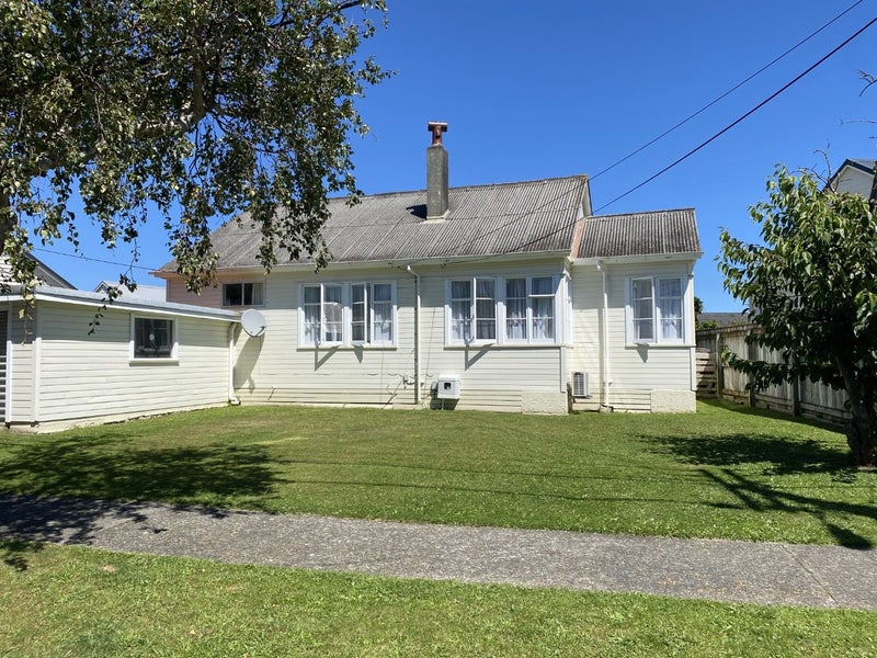 2 Avery Grove, Boulcott, Lower Hutt - Carousel 1