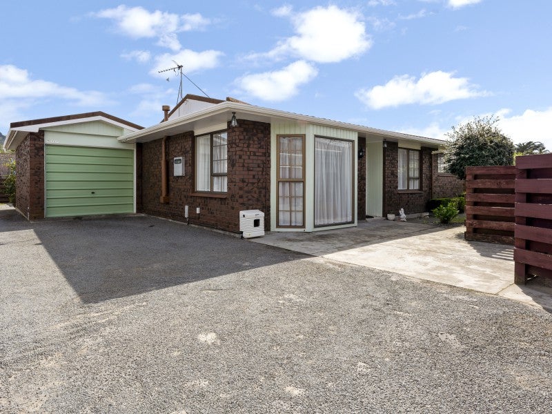 2/627 Fergusson Drive, Trentham, Upper Hutt - Carousel 1