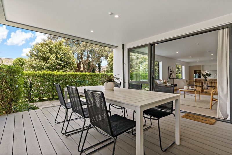 101/2A Raurenga Avenue, Royal Oak, Auckland - Carousel 1