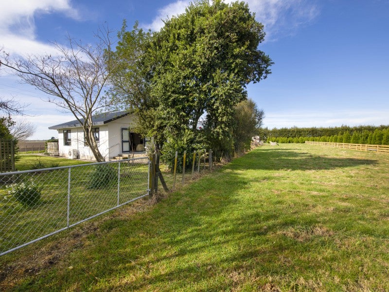 37 Awatoto Road, Meeanee, Napier - Carousel 1