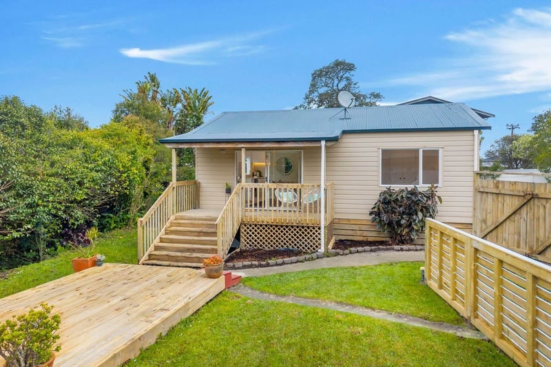 13A Becroft Drive, Forrest Hill, Auckland - Carousel 1