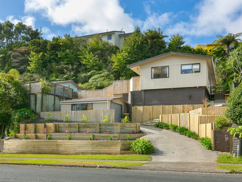 77 Poplar Grove, Whalers Gate, New Plymouth - Carousel 1