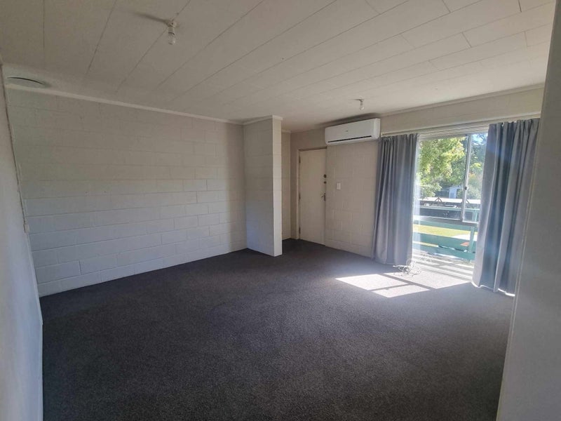 4/12 Wood Street, Wallaceville, Upper Hutt - Carousel 1