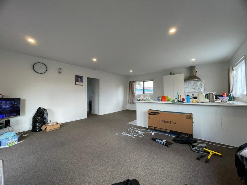 2/32 Ranui Station Road, Ranui, Auckland - Carousel 2