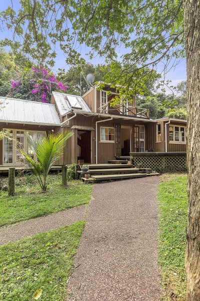 89A Wilma Road, Ostend, Waiheke Island - Carousel 1