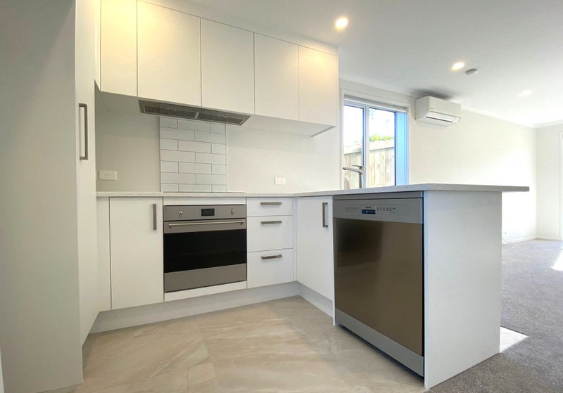 95B Athena Drive, Totara Vale, Auckland - Carousel 1