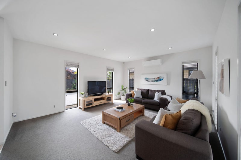 3 Rivoli PL, Karaka, Papakura - Carousel 2