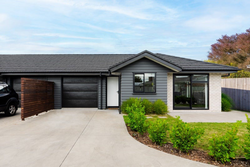 1136 Heaphy Terrace, Fairfield, Hamilton - Carousel 1