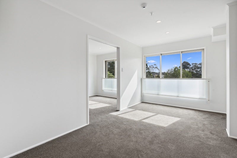 25A/30 Westward Hollow, GLEN EDEN, AUCKLAND - Carousel 2