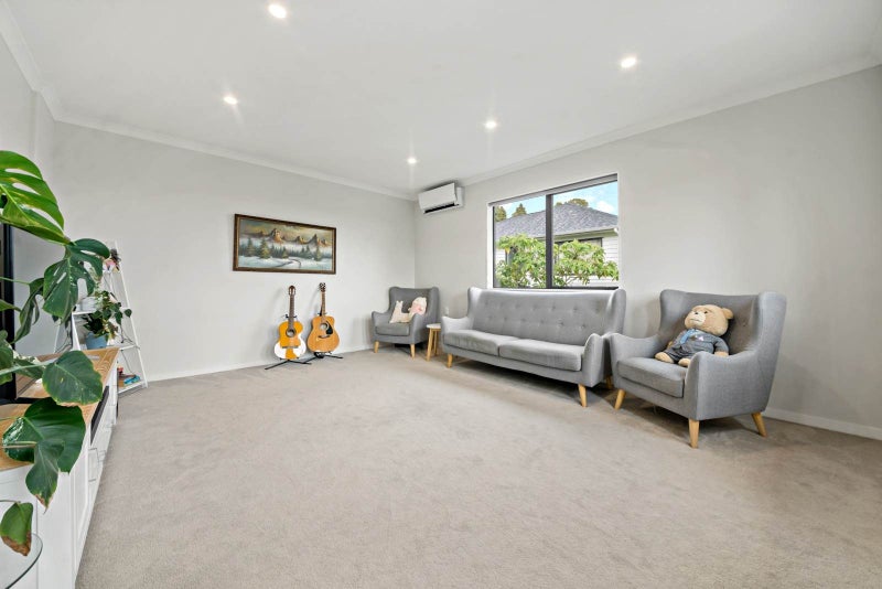 10 Blewitt Court, Swanson, Auckland - Carousel 2