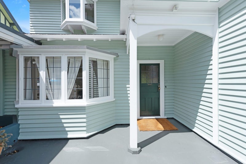 16 Burnell Avenue, Thorndon, Wellington - Carousel 24