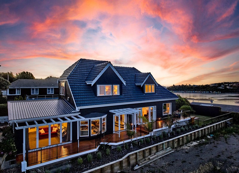 53 Seaview Road, Paremata, Porirua - Carousel 1