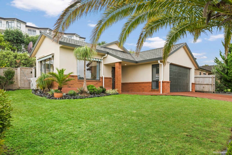 18 Sunvista Avenue, Oteha, Auckland - Carousel 2