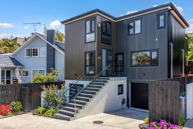 48B Peter Terrace, Castor Bay, Auckland - Carousel 1