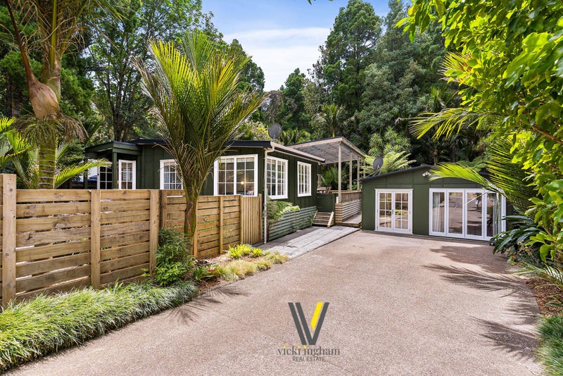 34 Valley Road, Titirangi, Auckland - Carousel 1