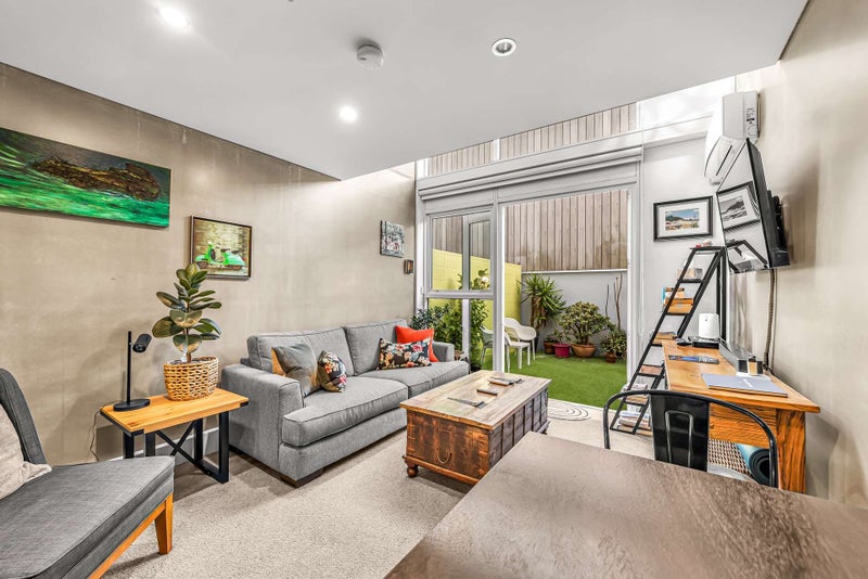 3/307 Willis Street, Te Aro, Wellington - Carousel 1