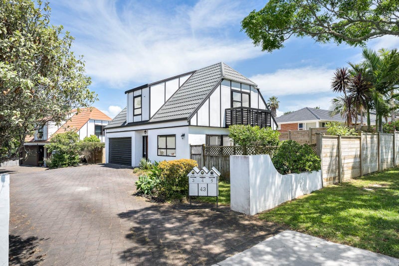 5/43 Howe Street, Howick, Auckland - Carousel 1