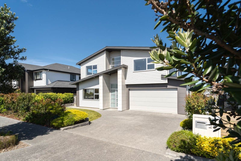 26 Bearing Parade, Long Bay, Auckland - Carousel 2