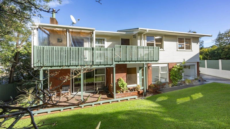 10 Hilling Street, Titirangi, Auckland - Carousel 1